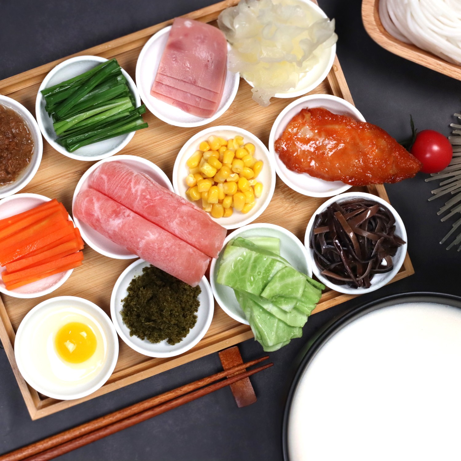 米線制作簡單,是小本創(chuàng)業(yè)和初次創(chuàng)業(yè)投資的好項目