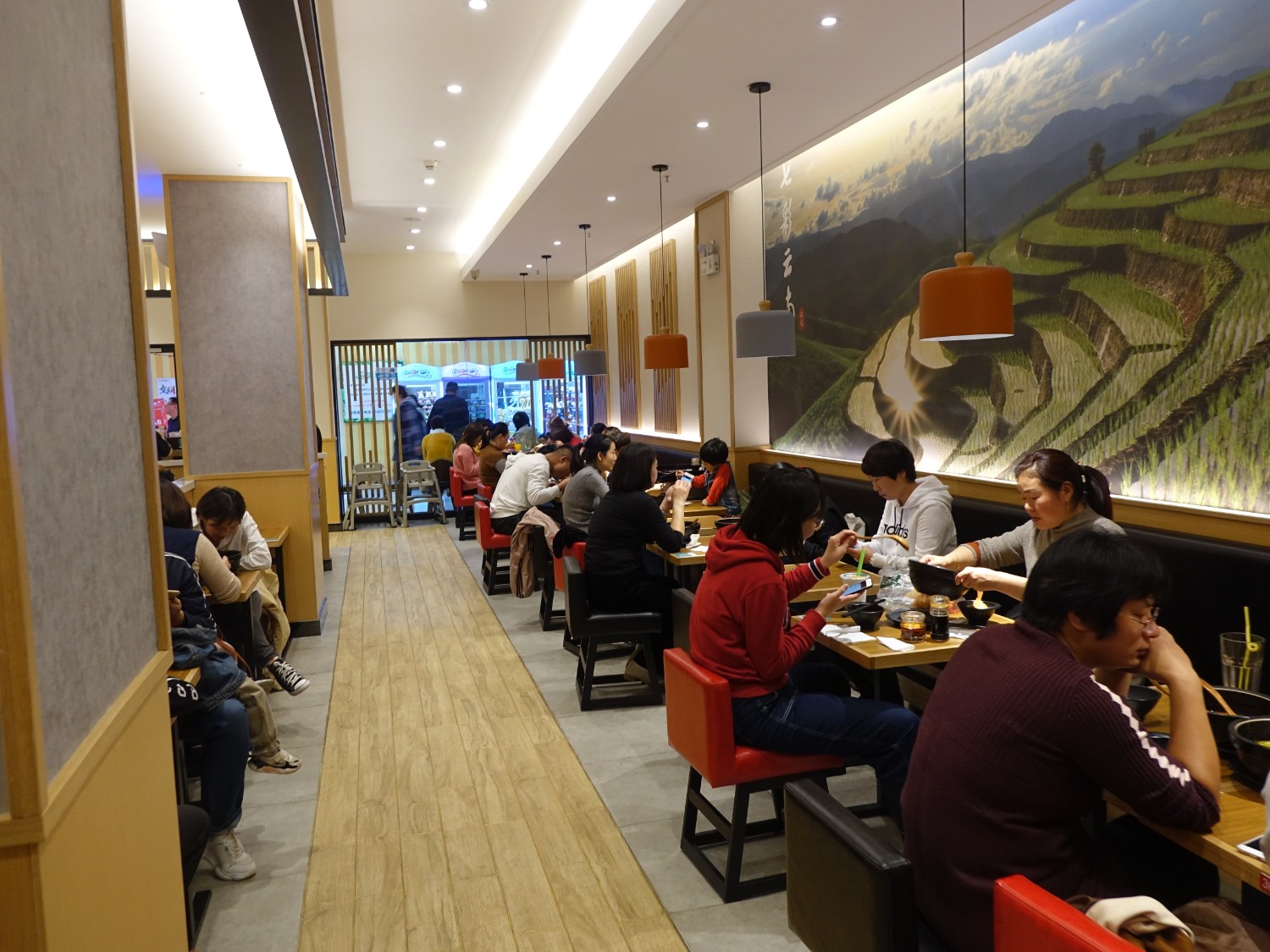 一個投資小，上手快，好操作的美食餐廳！米線加盟好項目，全國合作熱線：400-967-2208