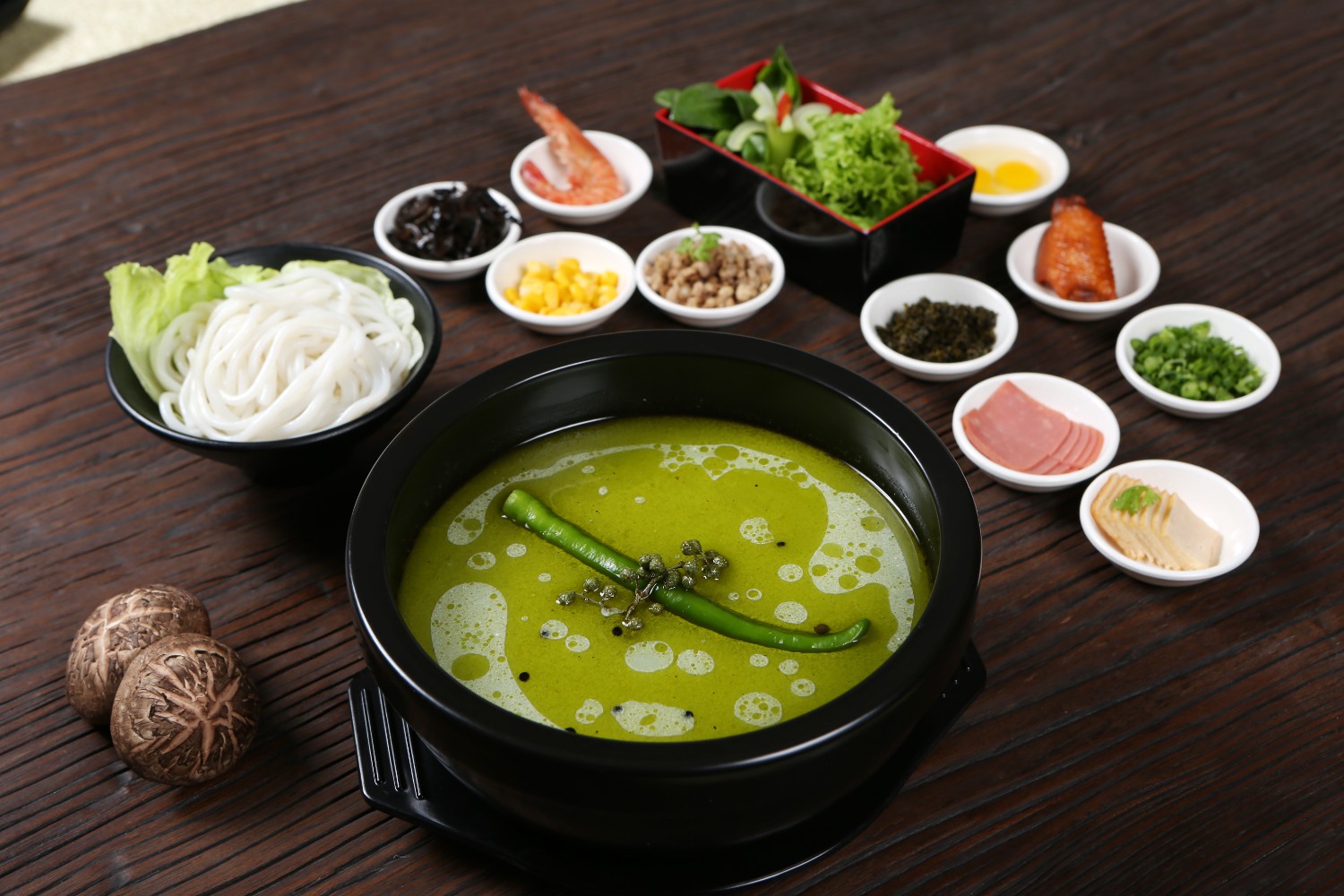 狀元米線，眾多加盟商家的誠摯選擇，餐飲創(chuàng)業(yè)好項目，全國合作熱線：400-967-2208