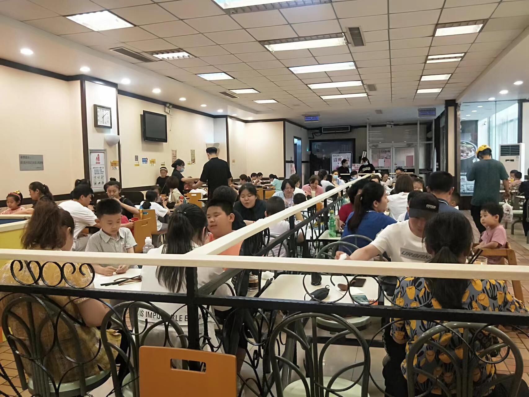 每天人氣滿滿！想開一家這樣的店嗎！快來咨詢吧！#米線加盟#餐廳開店#狀元米線