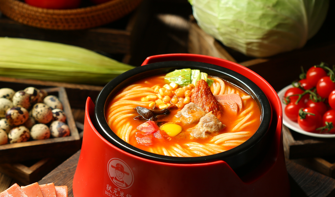 狀元米線，餐飲創(chuàng)業(yè)好項目，眾多加盟商家的誠摯選擇，全國合作熱線：400-967-2208